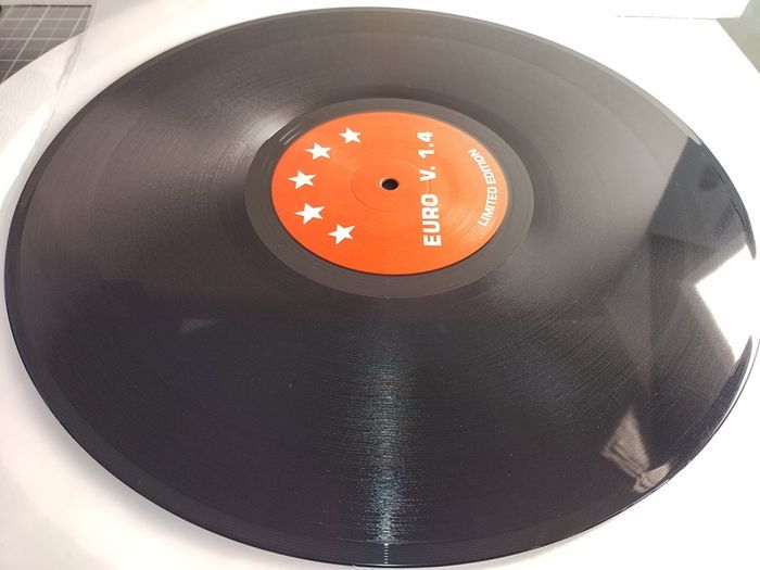 Bond - Fantasia - Euro Records - Seriously UNDER-RATED Cosmic Baby cover, Late 90s Trance GEM Banger!! Unplayed - MINT!