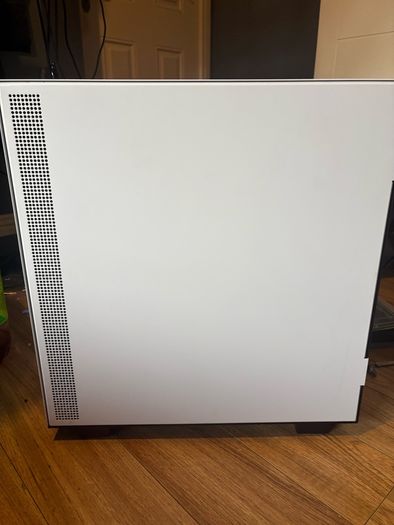 white gaming pc