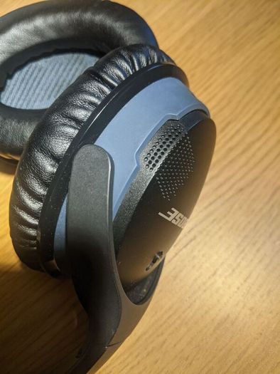 Bose SoundLink Around-Ear Wireless Headphones II Black