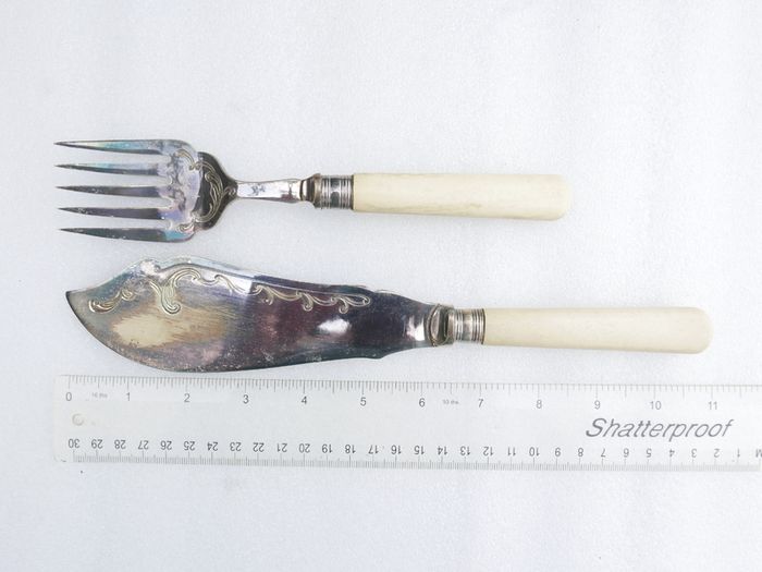 Vintage Boxed Silver Plated Set of Faux Bone Handled Fish Servers