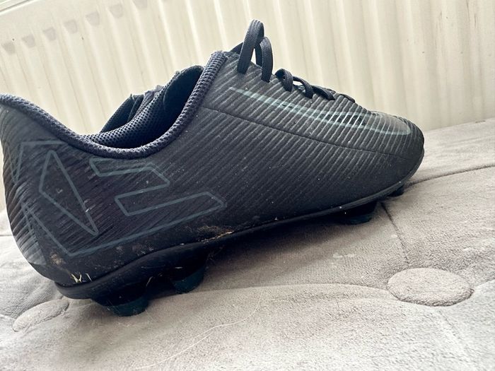 soccer shoes