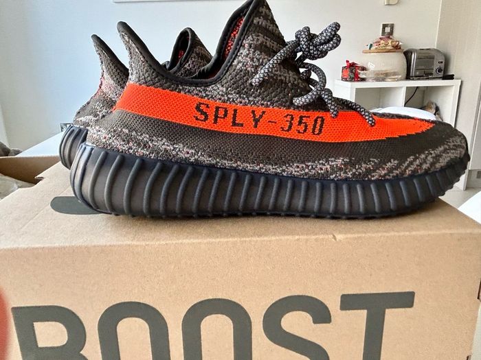 Yeezy Boost 350 V2 Carbon Beluga 10.5UK