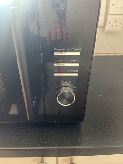 Large microwave kenwood 25litre