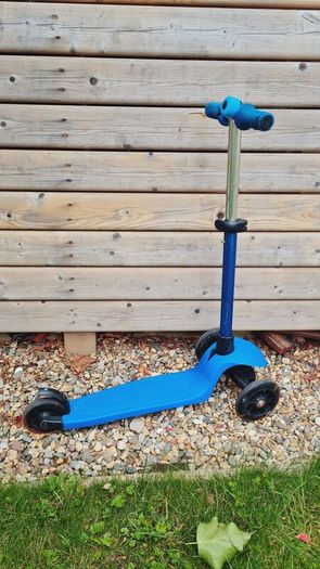 childs scooter,