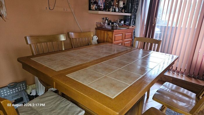 Solid oak extendable table