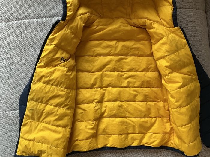 Boss down jacket 4/5yrs