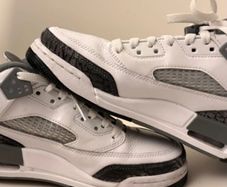 Jordans Sneakers