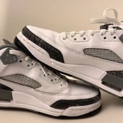 Jordans Sneakers