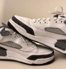 Jordans Sneakers