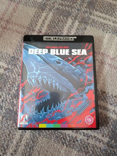 deep blue sea 4k