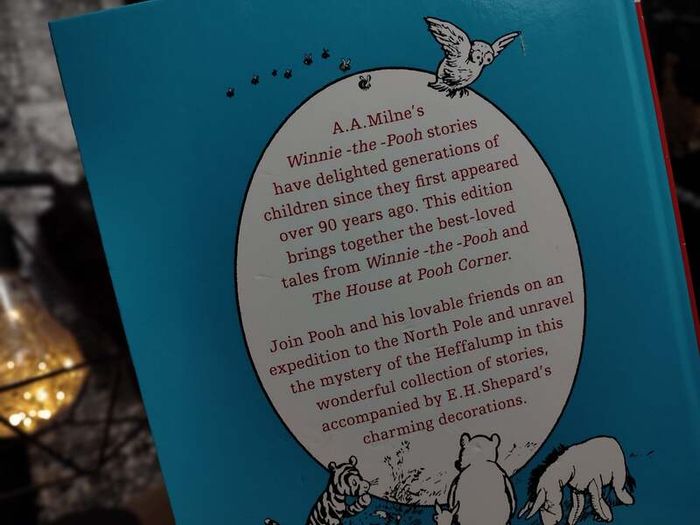 Winnie-the-Pooh ! Classic Treasury ! By A. A. Milne ! Hardcover ! 2017 ! by Egmont Publishing !
