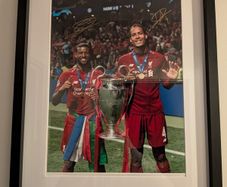 VVD & Gini duo signed Liverpool FC photo