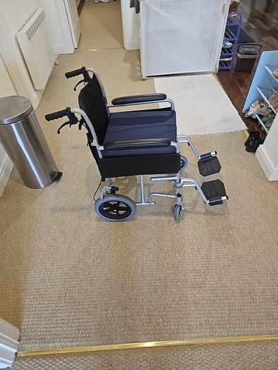 Compact lightweight wheelchair