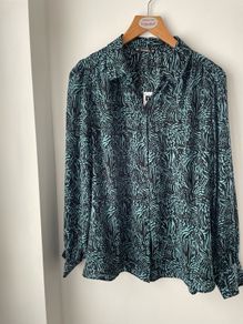 Print shirt blouse blue size 18 - New with tags