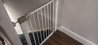Safety 1st Staircase gate - New