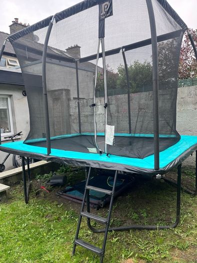 trampoline 10 x 7.5ft