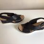 Clarks Ladies Black Leather Wedge Sandals Size 5.5 D Image 7
