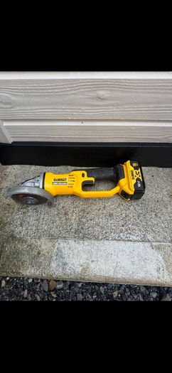 DeWalt 18V XR Cordless Angle Grinder 150