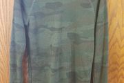 Long sleeved camo coloured jumper - Size - S, slim fit!