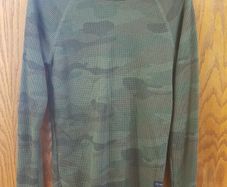 Long sleeved camo coloured jumper - Size - S, slim fit!