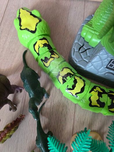 Bundle of kid's mixed toys