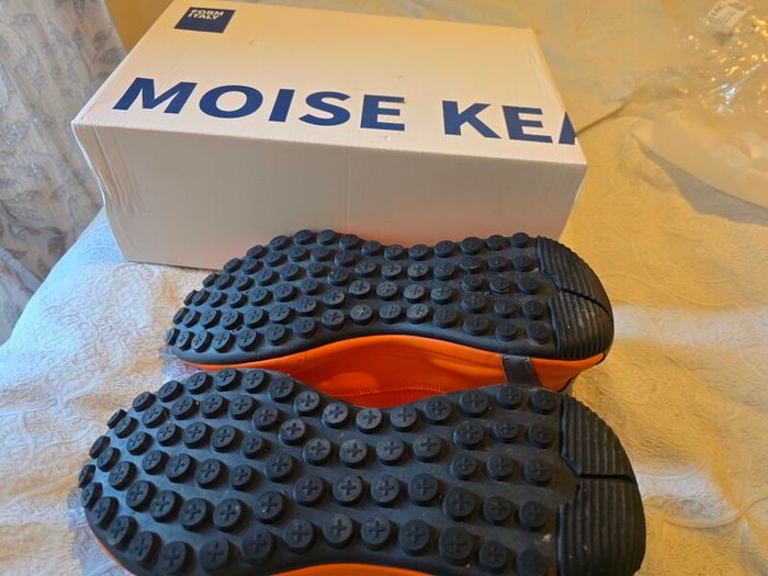 Mens runners Moise Kean