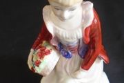 Paragon Ware/Royal Doulton Flower Girl Figurine