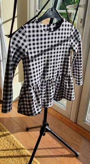 A fab Girls Top New Condition Age 8 to 9 Yrs