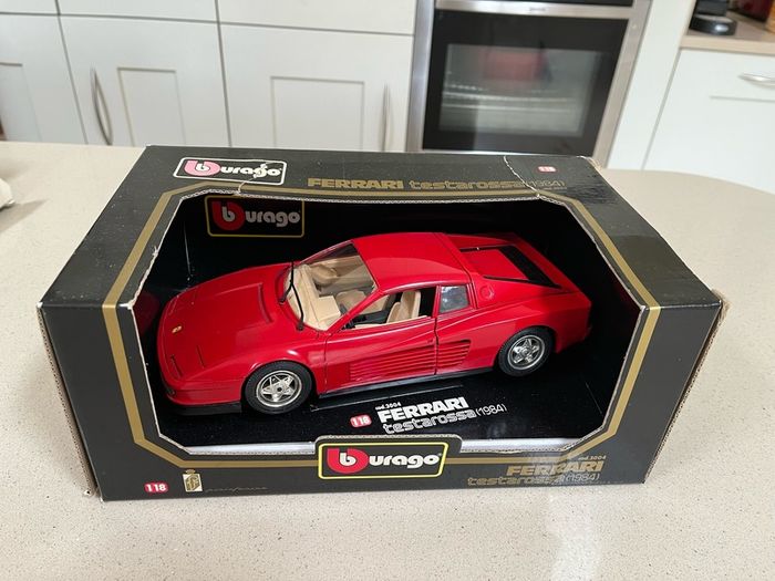 Models Cars Lot 7 + 2 1/18 Burago Defects