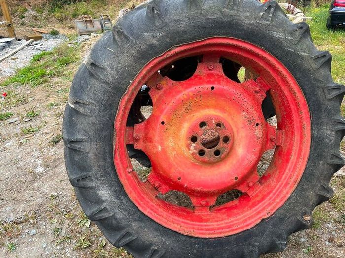Fordson major wheels
