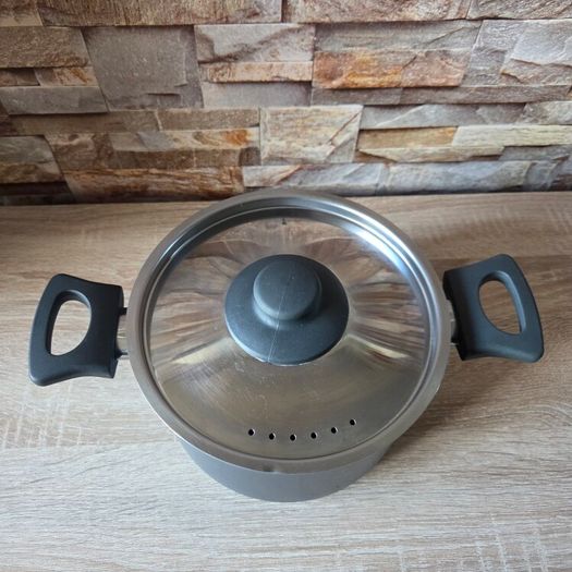 Grey pot with lid, 3L