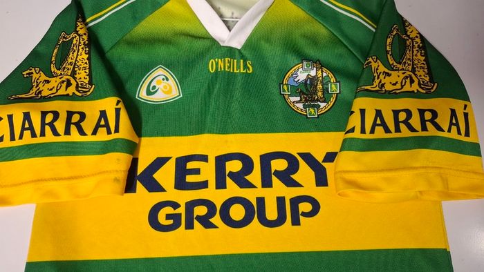 Vintage Kerry GAA (Autographed) O'Neills Gaelic Football Jersey (Youths 10-11 Years) FREE POST