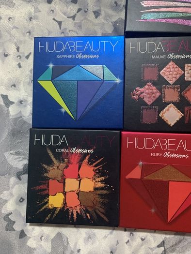 Huda beauty obsession eye shadow palette
