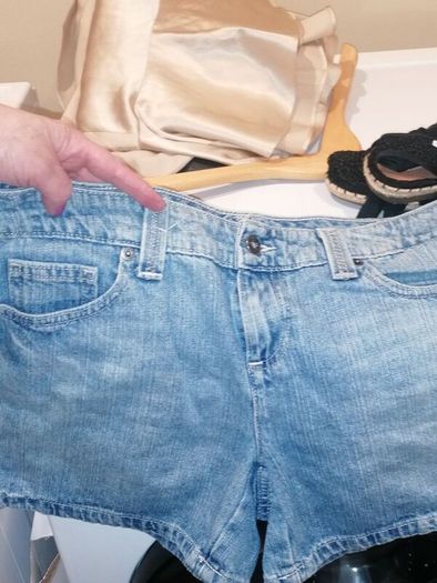 beautiful new vintage Tommy Hilfiger shorts