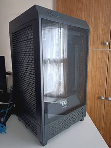 Thermaltake Tower 200 Mini-ITX Computer Case
