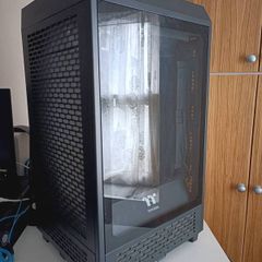 Thermaltake Tower 200 Mini-ITX Computer Case