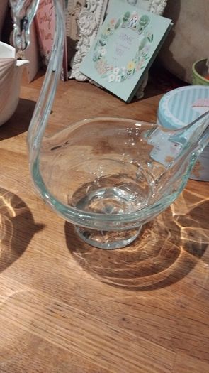 A Beautiful Vintage Pair Glass Swans
