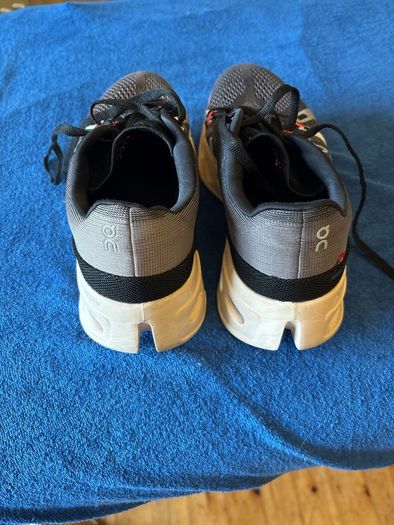 OnCloud Women's Runners UK 6.5--Like New, Great Price