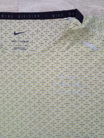 Nike T-shirt size S