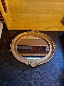 oval mirror