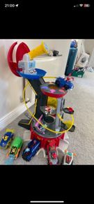 Paw patrol tower and toys
