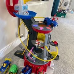Paw patrol tower and toys