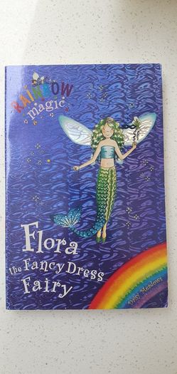 Rainbow Magic: Flora the Fancy Dress Fairy by Daisy Meadows - Paperback