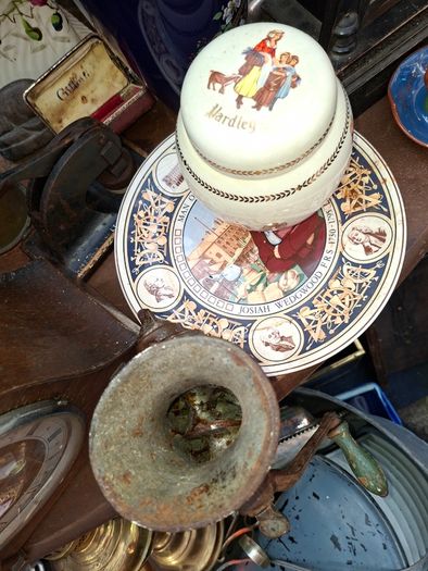 Old Table Top Harper Manual Meat Mincer. Postage Available or Collection, It is designed for grinding meat to make products such as sausages, burgers, or meatloaf.The cast iron body