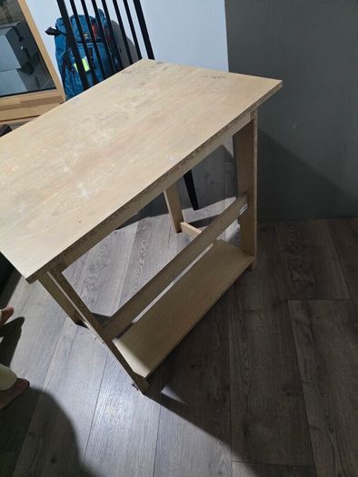 FTG - Work/study table and chair - free to go