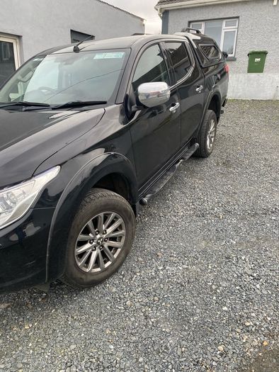 2016 mitsubishi L200