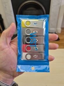 USB flash drive(s) / thumb drives, NEW