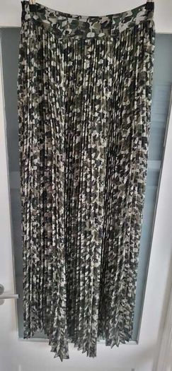 Karl Lagerfeld Camo Pleated Skirt Sz 38 (fit 10-12uk) - Bnwot - Rrp 495