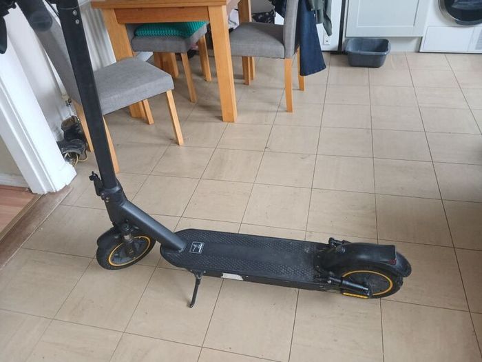 E Scooter (Aovo Pro)