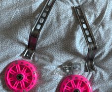 Pink stabilisers
